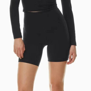 Aritzia TNA Action Biker Short 7" Black Size Small